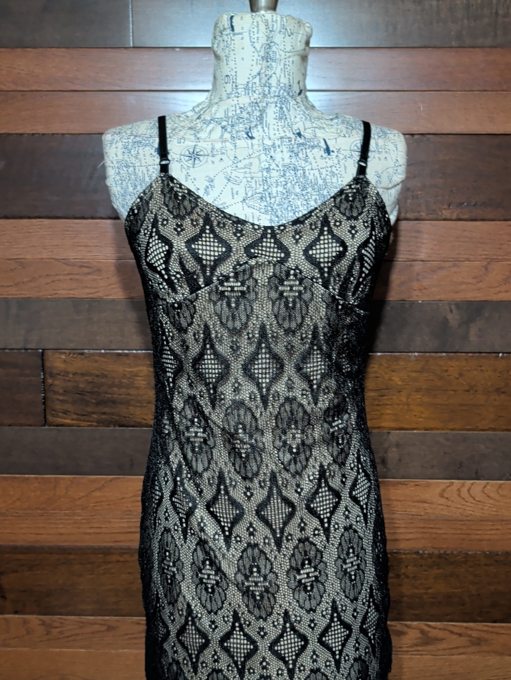 Y2K Chesley Black Lace Slip with Nude Underlay - Picture 4 of 10